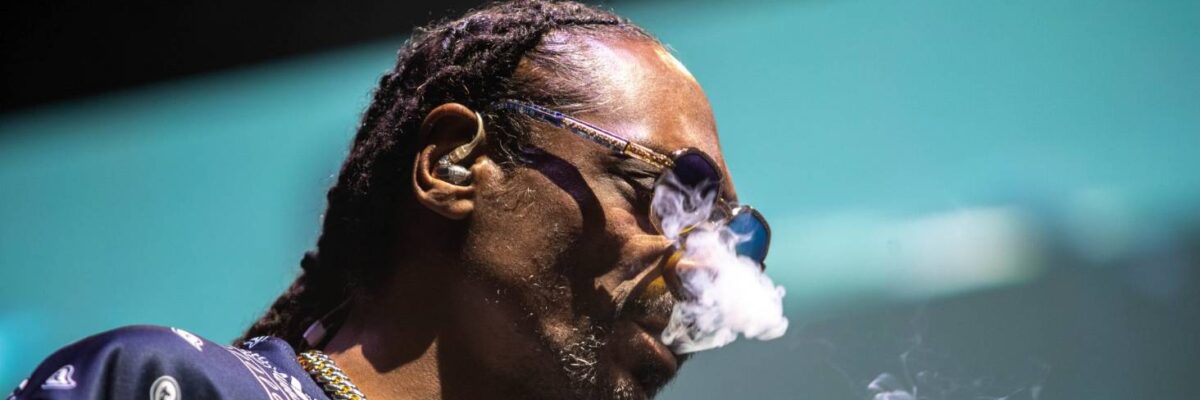 Entertainers react to Snoop Dogg giving up smoking