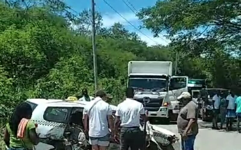 Teacher killed, 7 injured in St. Elizabeth crash